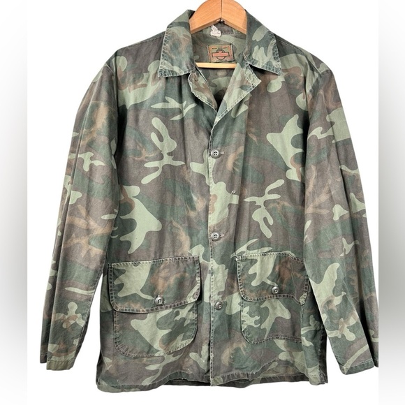 SafTBak Other - Vintage hunting jacket, M-L, green camo buttons,  front pockets Water Repellent
